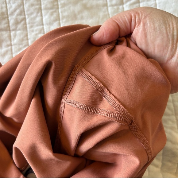 Aerie Offline Goals 7/8 Hi-Rise Peach Leggings. Size Medium. - Picture 9 of 10